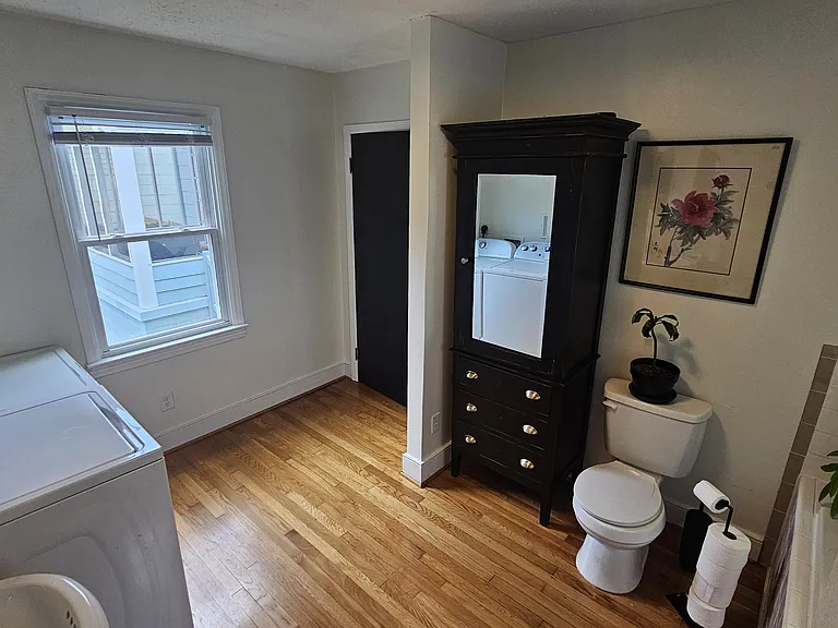 809 W 47th St — Photo 16