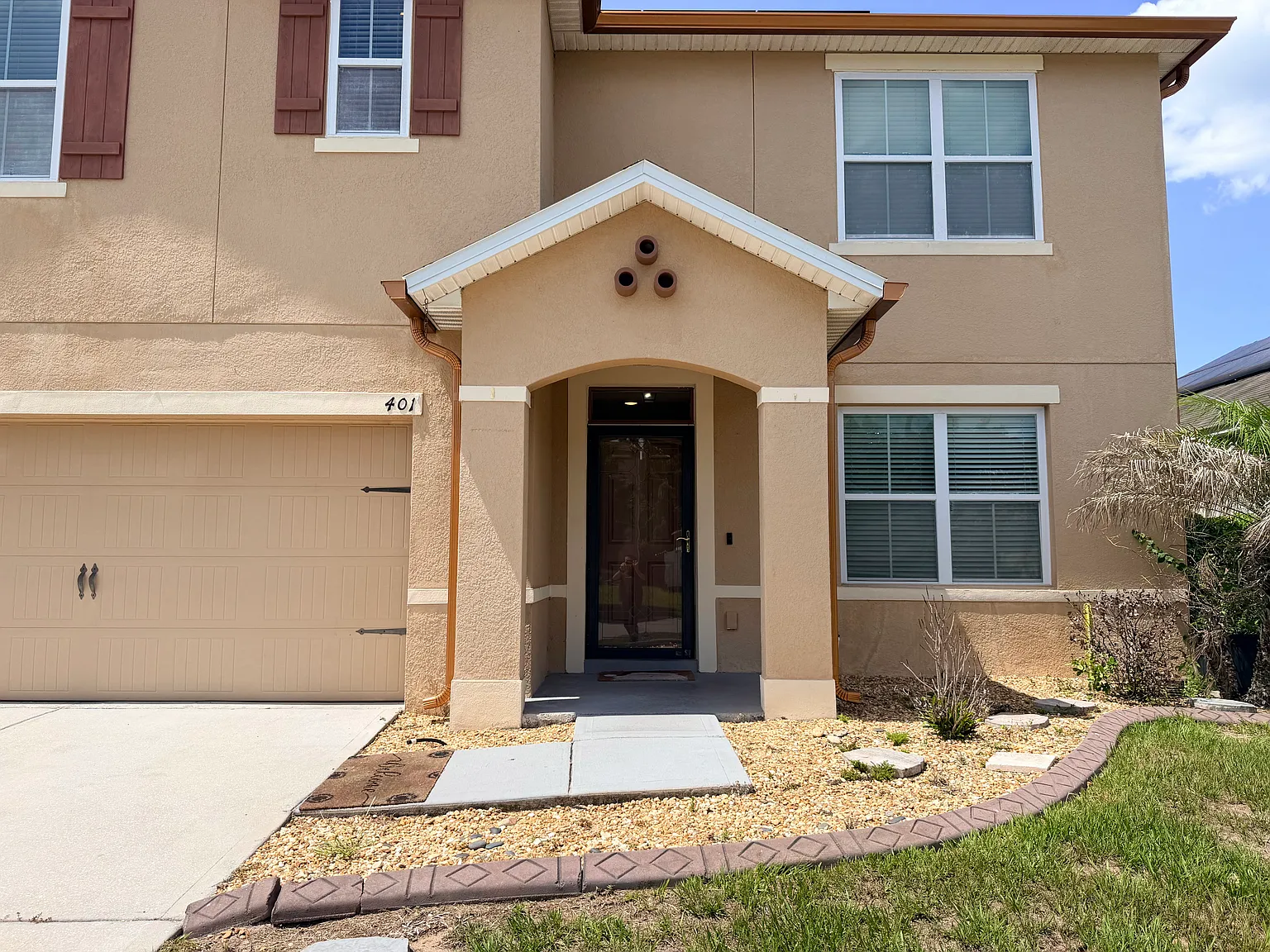 5 bed, 2696 sqft, $2,500 — Photo 4