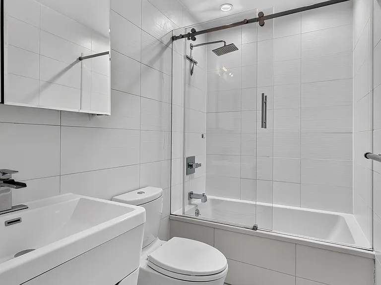 318 Madison St #2 — Photo 8