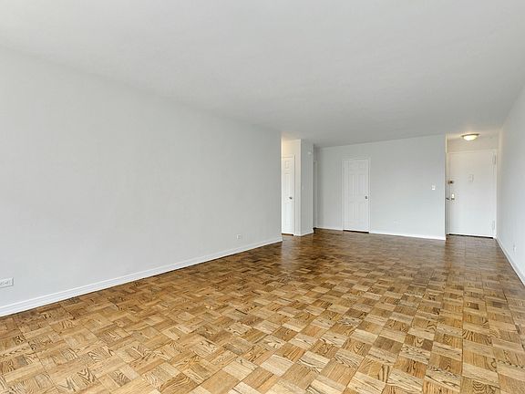 4th image of 200 E 15th St APT 18C