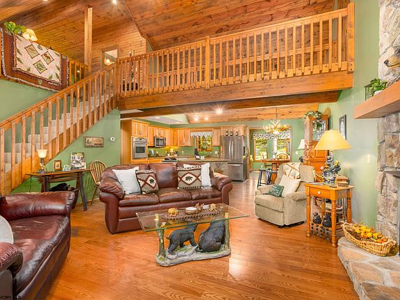 4th image of 278 Goldenrod Dr