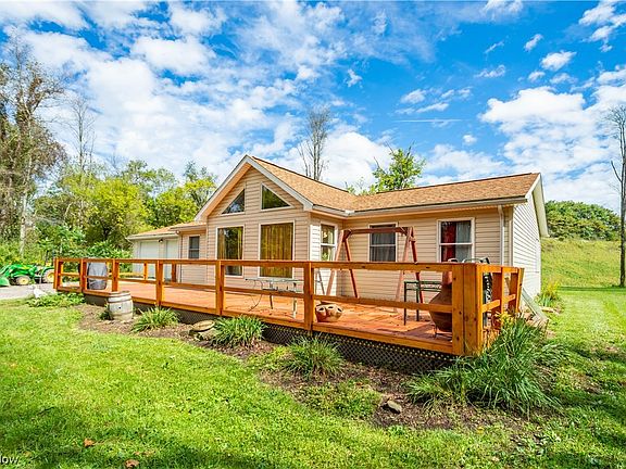 3rd image of 245 Pleasant Valley Ln
