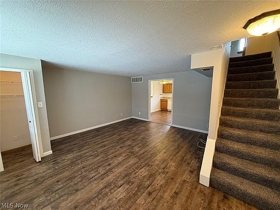 2nd image of 1582 Lee Terrace Dr