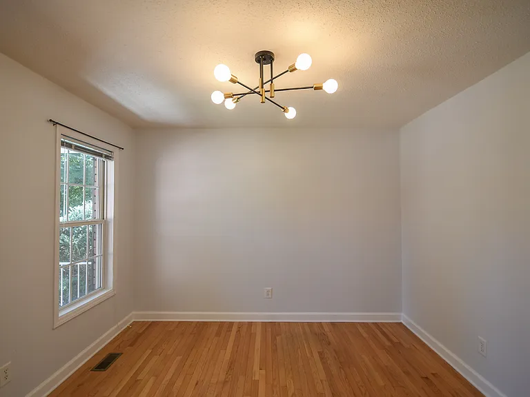 190 Winchester Rd — Photo 5
