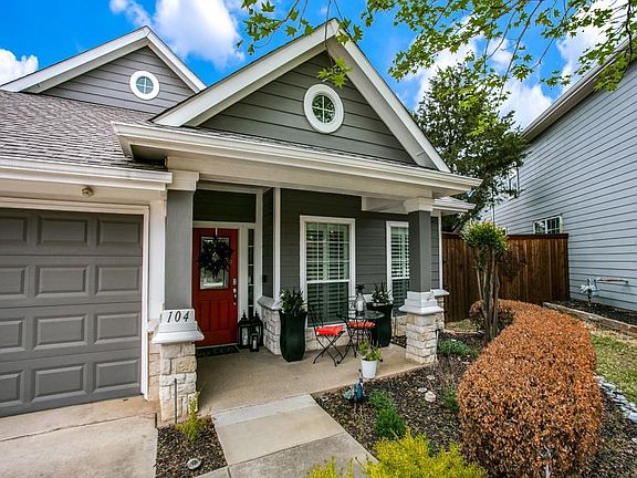 2nd image of 104 Nestlewood Ln