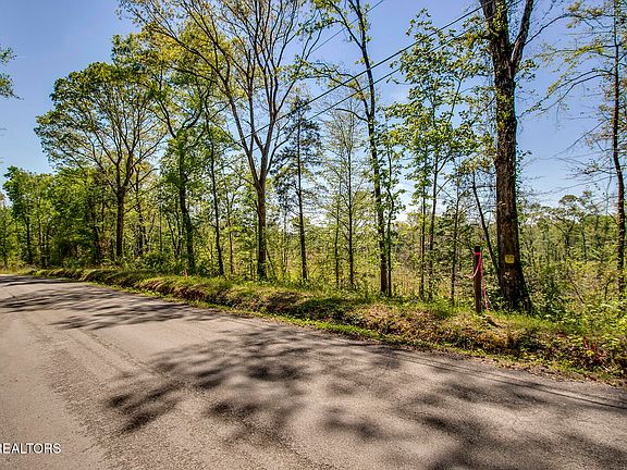 4th image of 645 Oak Grove Rd