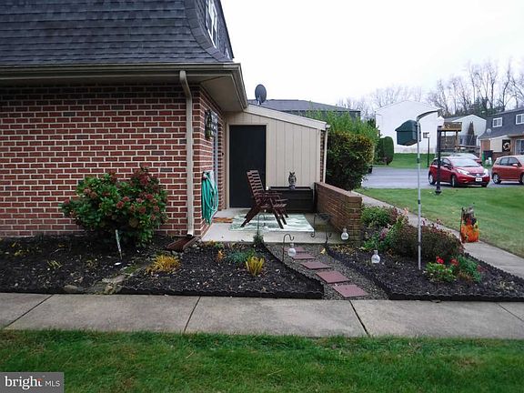 3rd image of 42 Glenview Cir