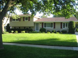 1119 Sharon Ln, Schaumburg, IL 60193