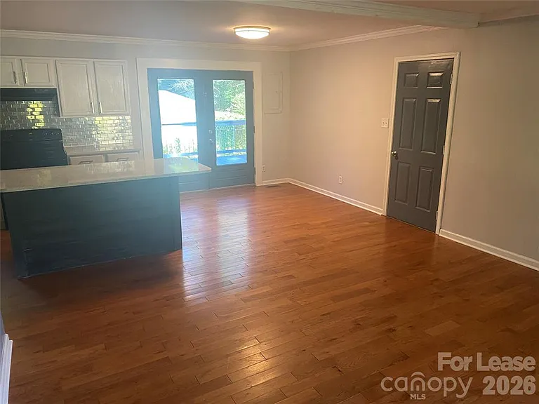 1320 Jamestown Rd — Photo 3