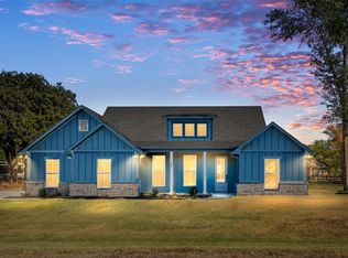 721 Clubview Dr, Seven Points, TX 75143