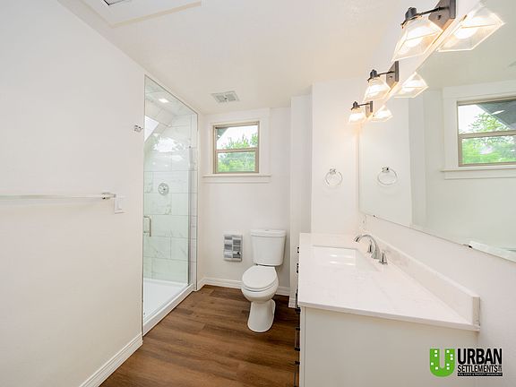 5th image of 724 E Ermina Ave