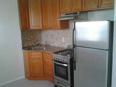 2nd image of 10760 112th St