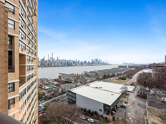 4th image of 7004 Boulevard East #4A