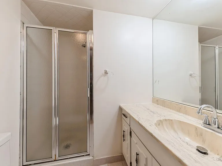 1807 N Larch Dr — Photo 5