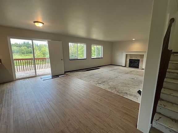 3rd image of 7609 34th Pl NE