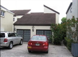 1977 S Oak Haven Cir, Miami, FL 33179