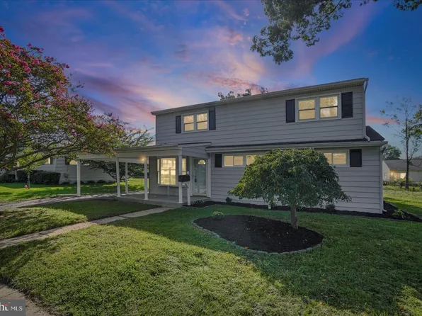 1011 Somerset Dr, Glen Burnie, MD 21061