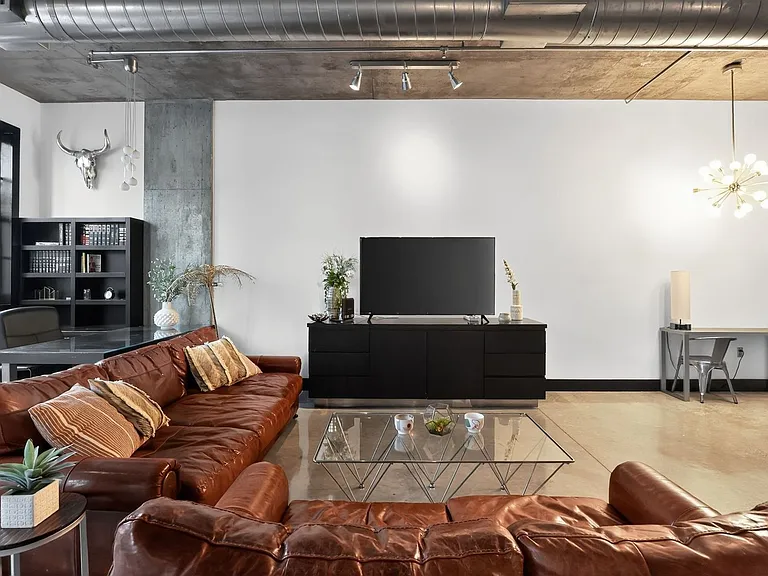 435 N Andrews Ave #206 — Photo 3