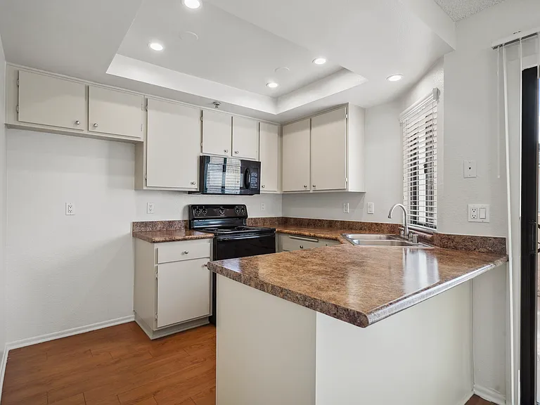 Kimberly Terrace — Photo 28