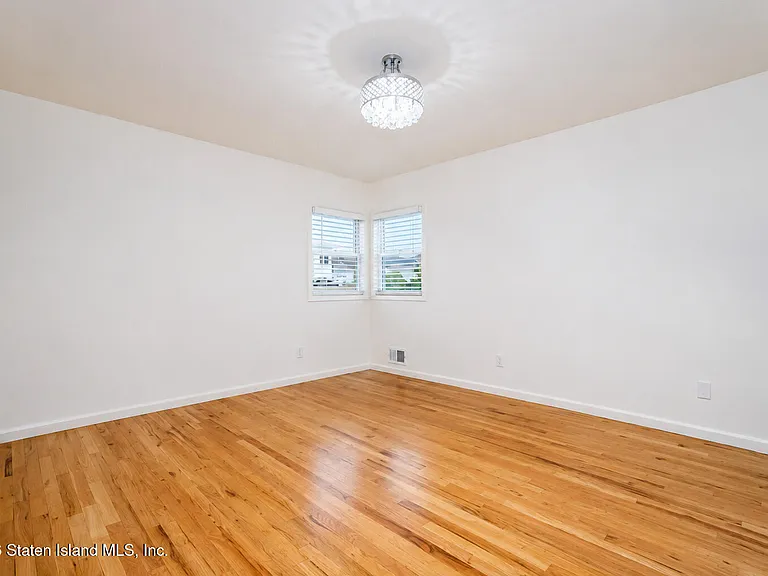 668 Sheldon Ave — Photo 27