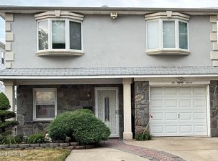 687 Klondike Ave, Staten Island, NY 10314