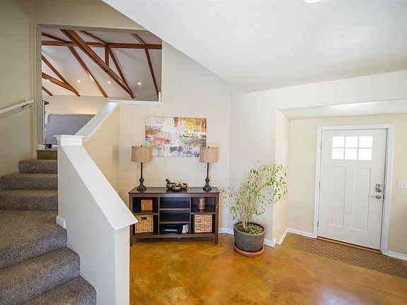 3rd image of 16740 Tuolumne Rd #16748