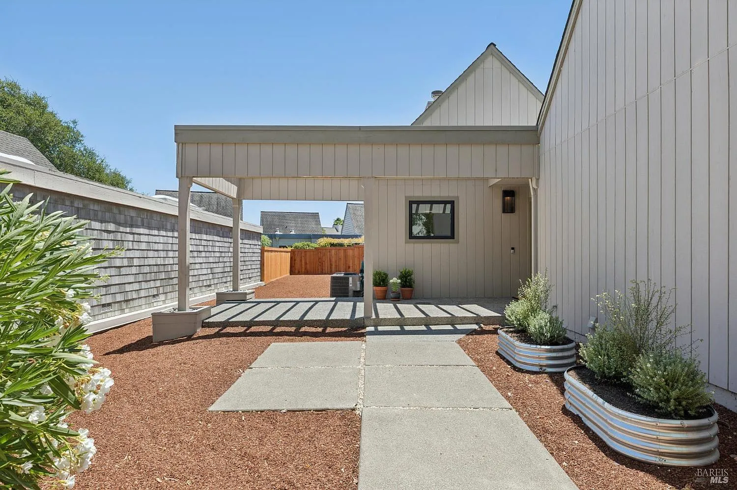 762 Crocus Drive - Photo 3