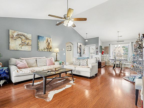 4th image of 117 Butkus Dr. #6
