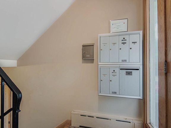 3rd image of 45 Albert St S APT 1
