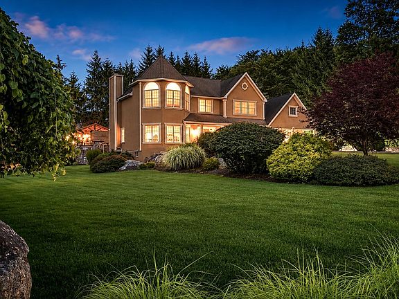4th image of 10 Sutherland Drive