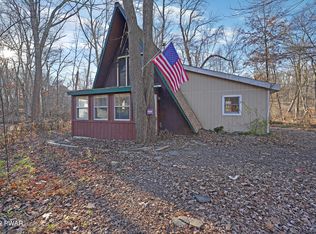 2513 Milford Rd, Bushkill, PA 18324