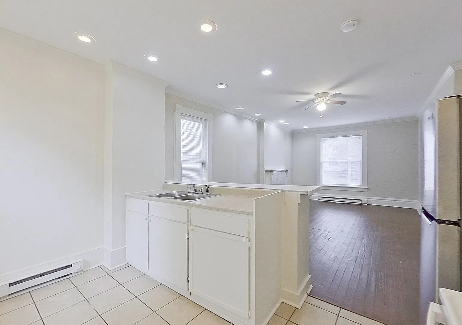Charming Renovated 4-Bed, 2-Bath Single-Family Home in Columbus — Photo 4