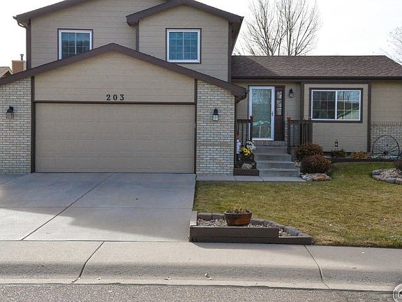 203 Valley Ct