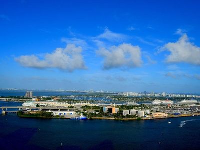 335 Biscayne Blvd #4006, Miami, FL, 33131