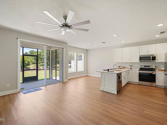 5th image of 18 AMISTAD Drive