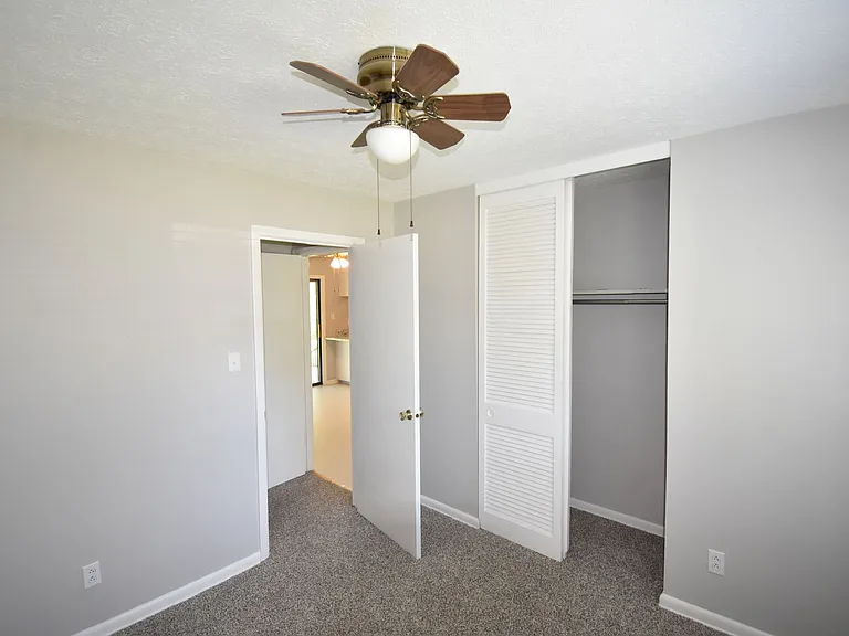 328 Desmond Dr — Photo 11