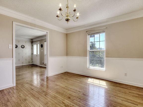 5th image of 2923 Bradford Way