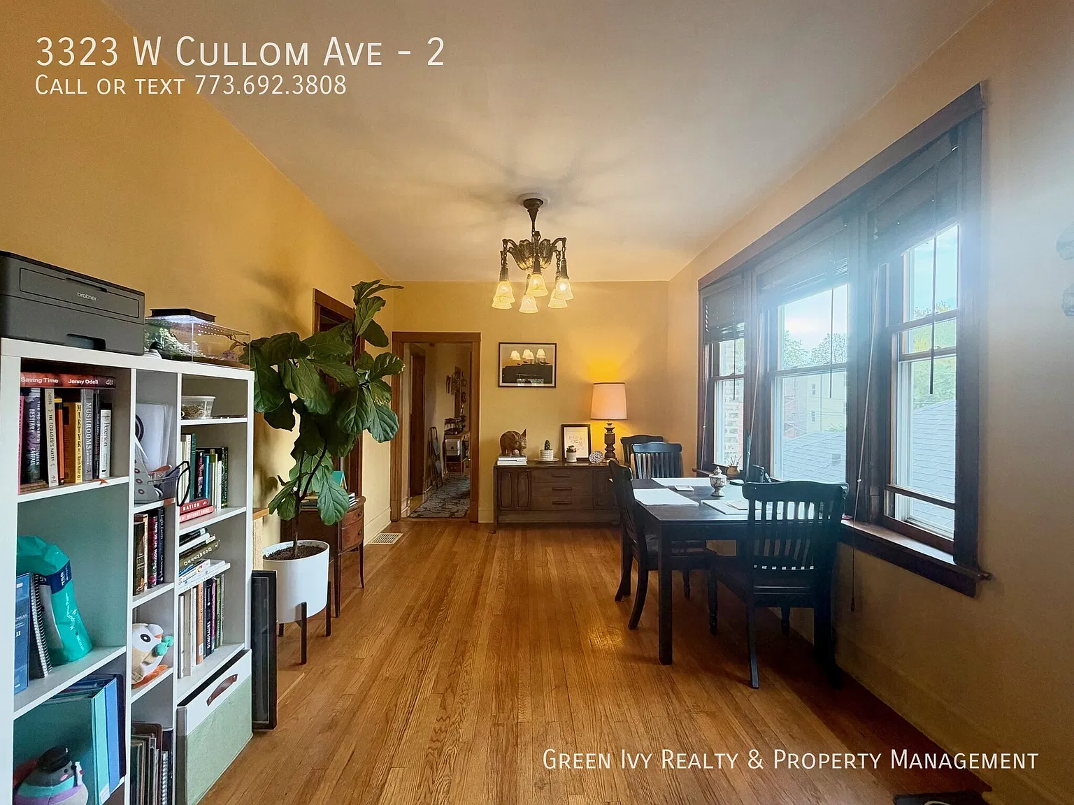 Bright Irving Park 2 bed+Den/1 Bath With Gas, Heat & Electricity Included! Shared Yard, Laundry O... — Photo 3