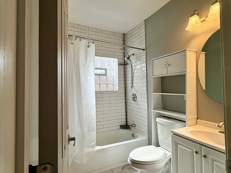 2118 S 59th Ave #2 — Photo 5