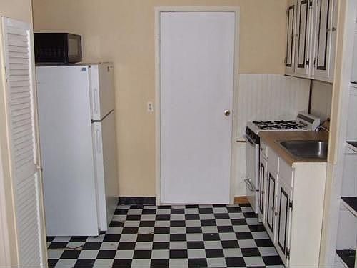 3rd image of 18 Oak St #2