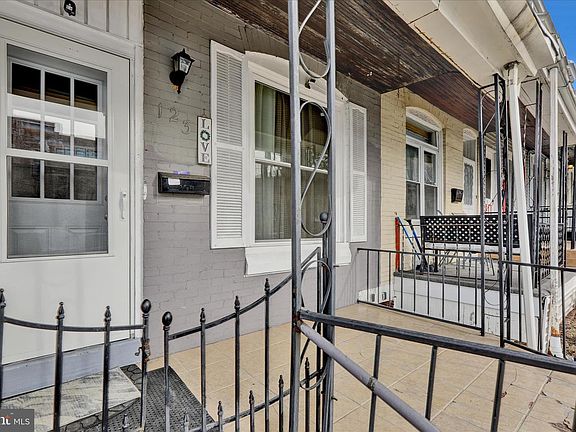 5th image of 1231 Perry St