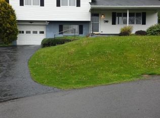 100 Hemlock Dr, Clarks Summit, PA 18411