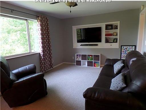 5th image of 609 Churchill Dr
