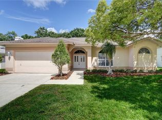 361 Hedgerow Ln, Tarpon Springs, FL 34688
