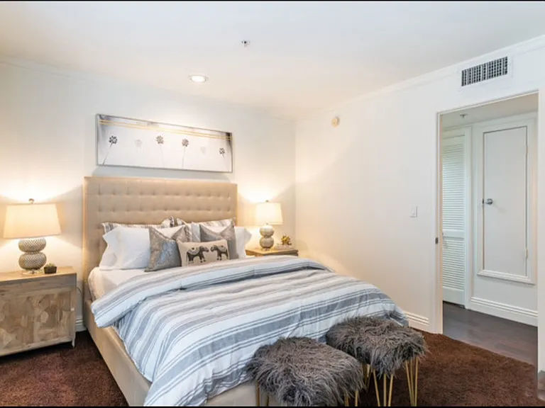 1819 Holmby Ave #204 — Photo 13