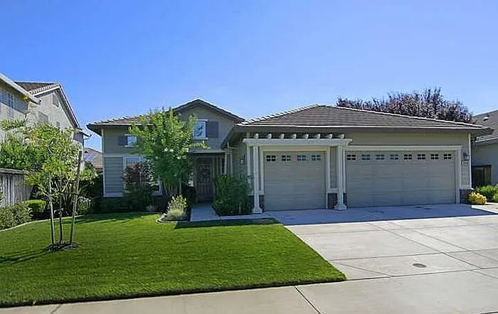 6048 Great Basin Dr — Photo 1