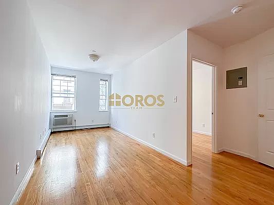 3rd image of 539 E 6th St APT 4A
