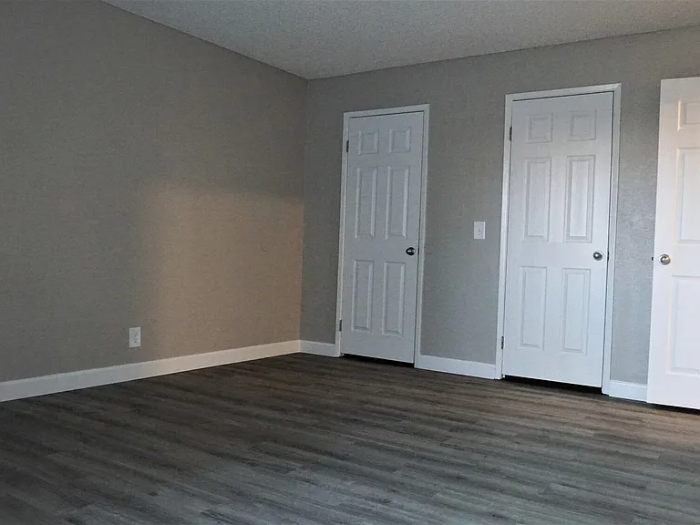 Rose Glen Apartments — Photo 7