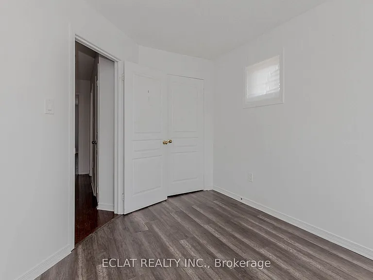 2 Lancaster Ct — Photo 38