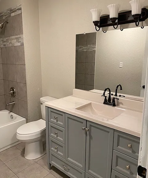 141 S Carroll St — Photo 11